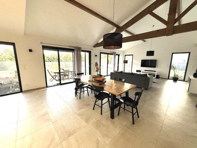 Maison contemporaine - 195 m² - 6 pièces