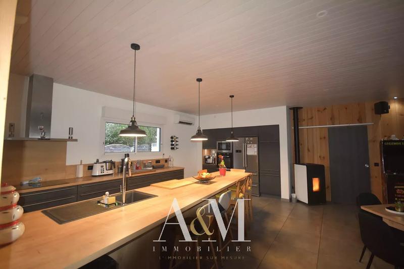 Maison - 147 m² - 5 pièces