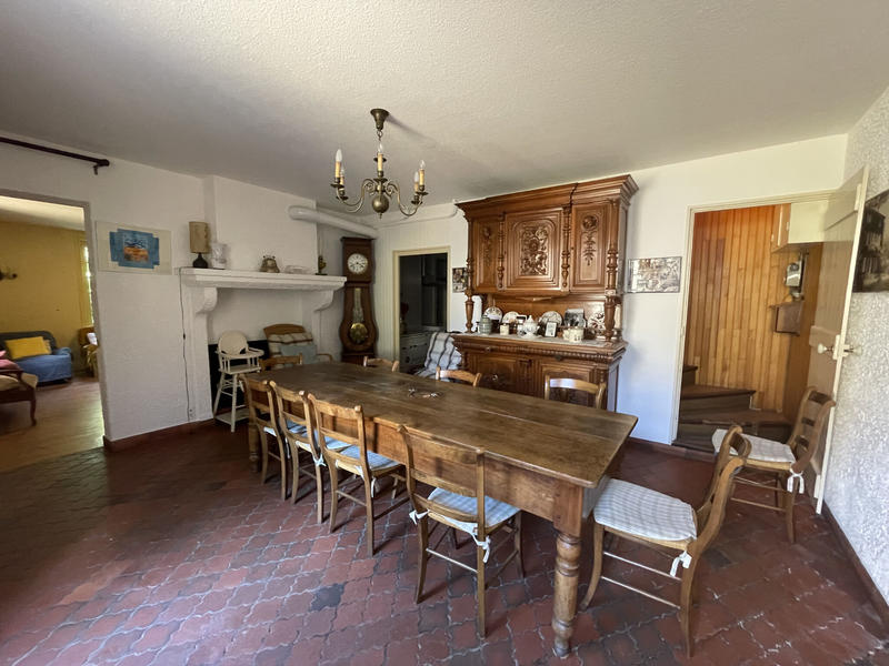 Propriété - 255 m² - 8 pièces