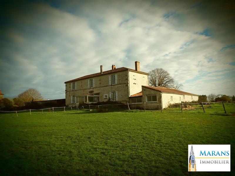 Maison - 215 m² - 5 pièces