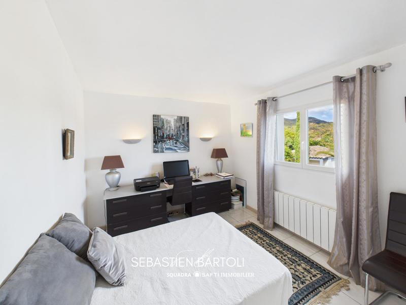 Maison - 192 m² - 7 pièces