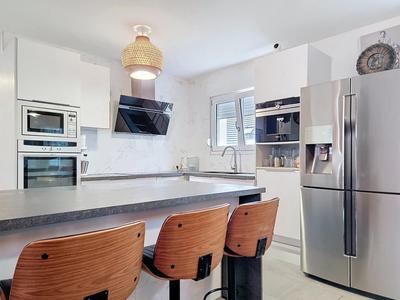 Appartement - 132 m² - 4 pièces