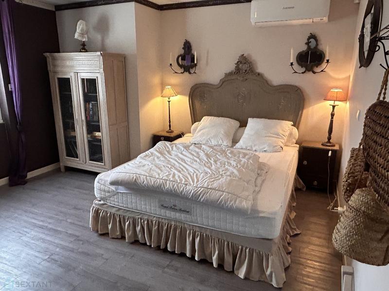 Villa - 300 m² - 13 pièces