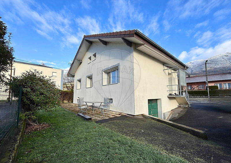 Maison - 102 m² - 4 pièces