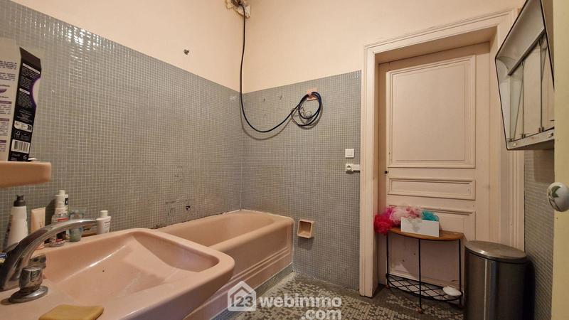 Maison - 214 m² - 9 pièces