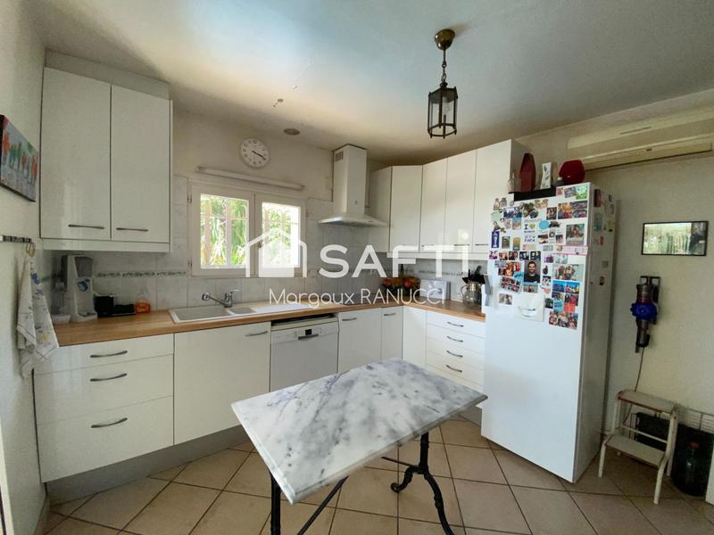 Maison - 233 m² - 9 pièces