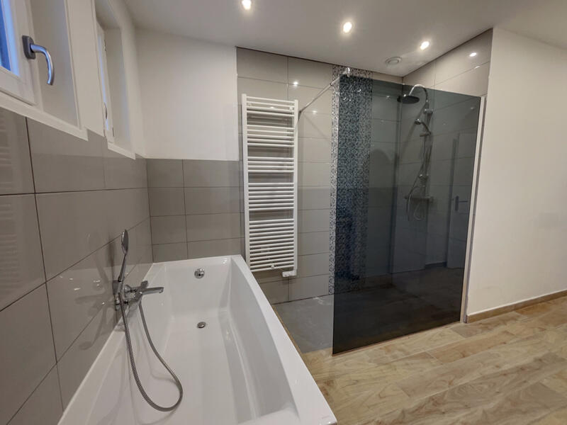 Maison - 167 m² - 6 pièces