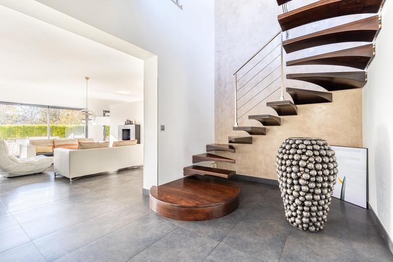 Maison contemporaine - 287 m² - 7 pièces