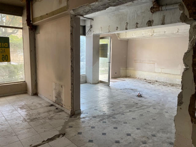 Local commercial - 317 m²