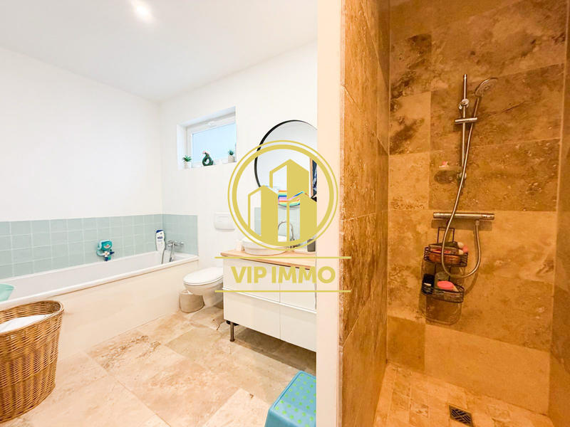 Maison - 142 m² - 8 pièces