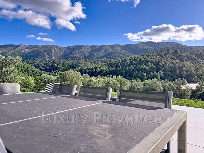 Maison - 174 m² - 5 pièces