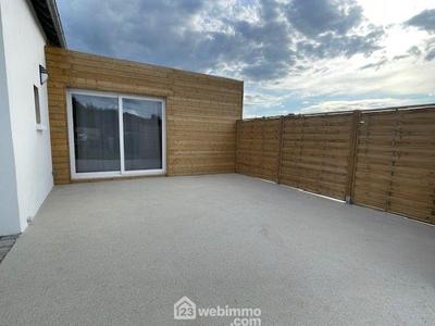 Maison - 92 m² - 5 pièces