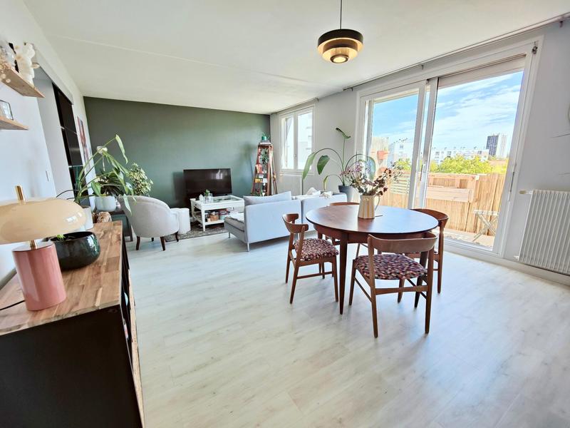 Appartement - 82 m² - 4 pièces