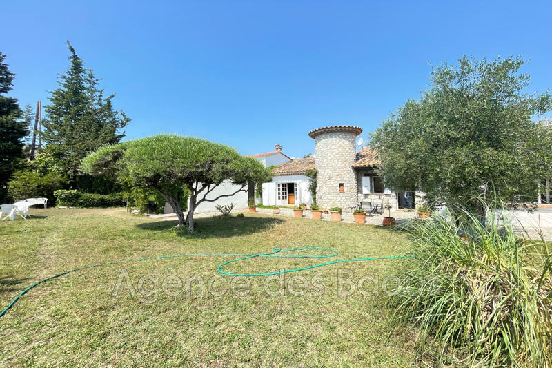 Propriété - 190 m² - 6 pièces