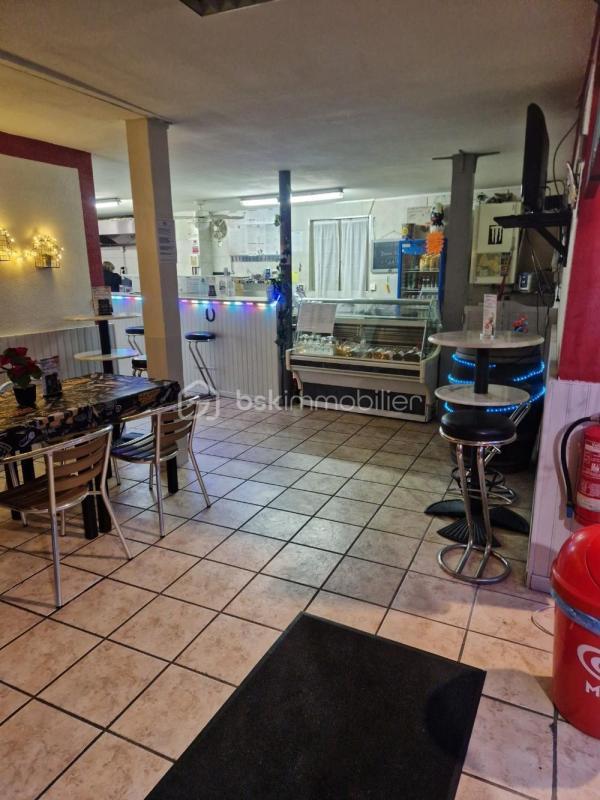 Local commercial - 125 m² - 2 pièces