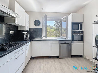 Maison - 84 m² - 4 pièces