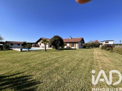 Maison - 180 m² - 7 pièces