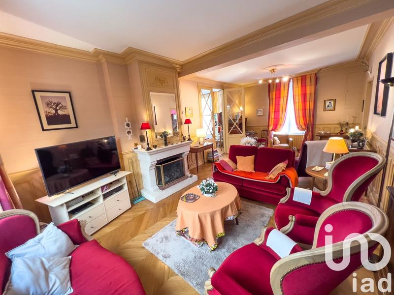 Maison - 280 m² - 8 pièces