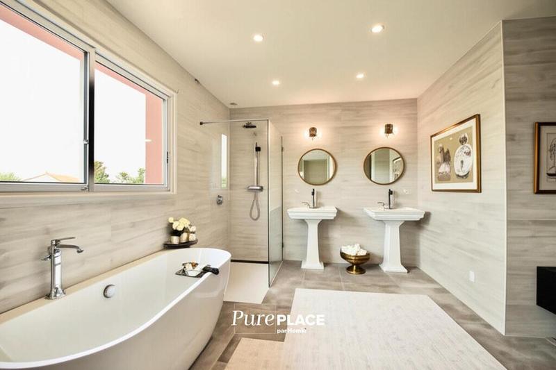 Maison - 205 m² - 6 pièces