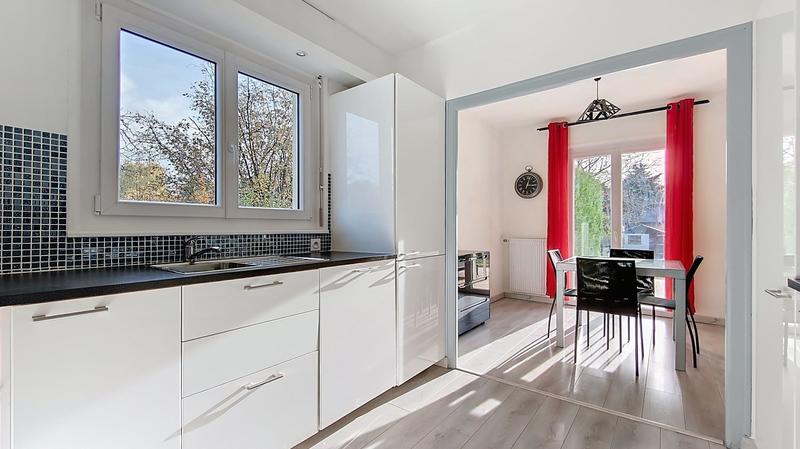 Maison traditionnelle - 209 m² - 8 pièces