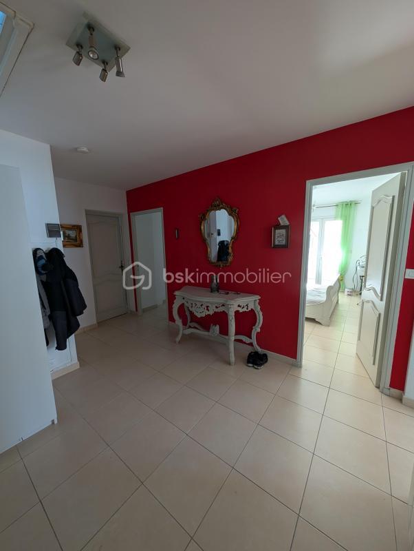 Maison traditionnelle - 210 m² - 8 pièces