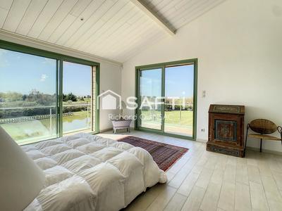 Maison - 218 m² - 10 pièces