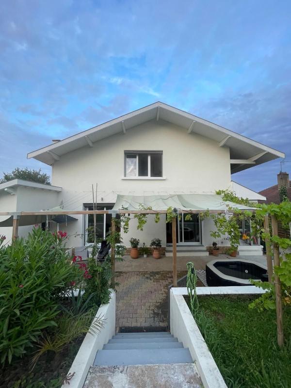 Maison - 146 m² - 5 pièces