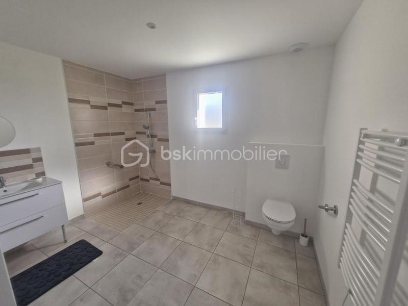 Maison traditionnelle - 325 m² - 7 pièces