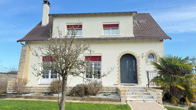 Maison - 225 m² - 6 pièces