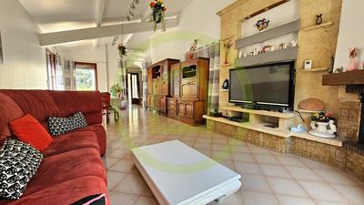 Maison - 200 m² - 8 pièces