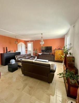 Maison - 97 m² - 4 pièces