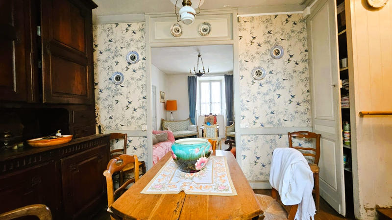 Maison - 180 m² - 11 pièces