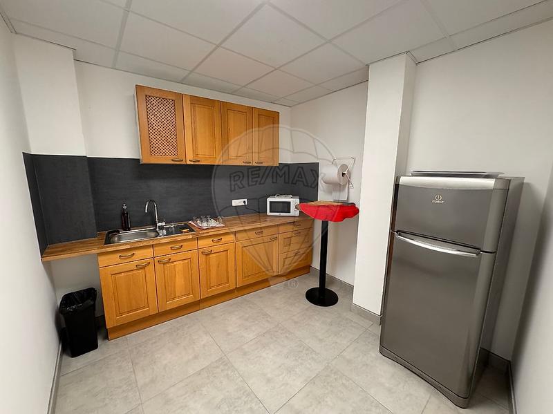 Local commercial - 396 m² - 3 pièces