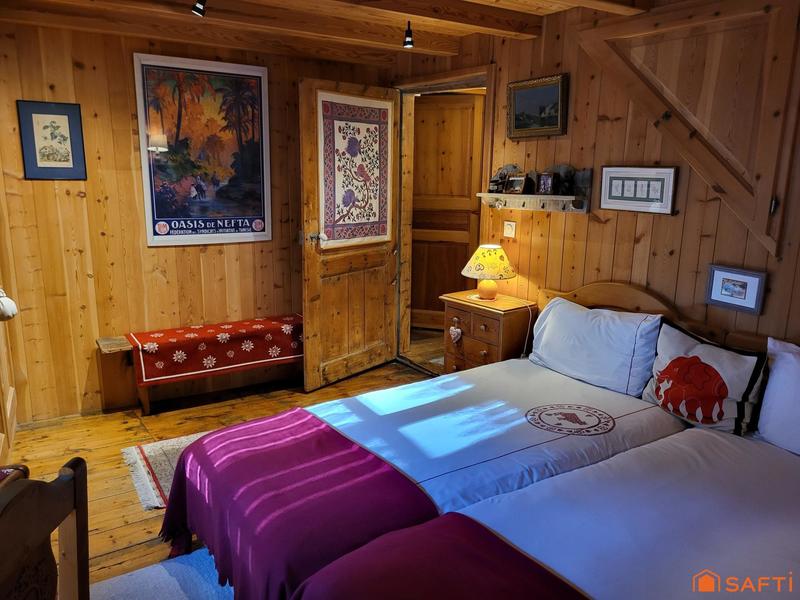 Maison - 214 m² - 8 pièces