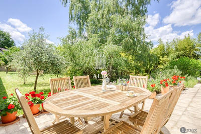 Maison traditionnelle - 209 m² - 10 pièces