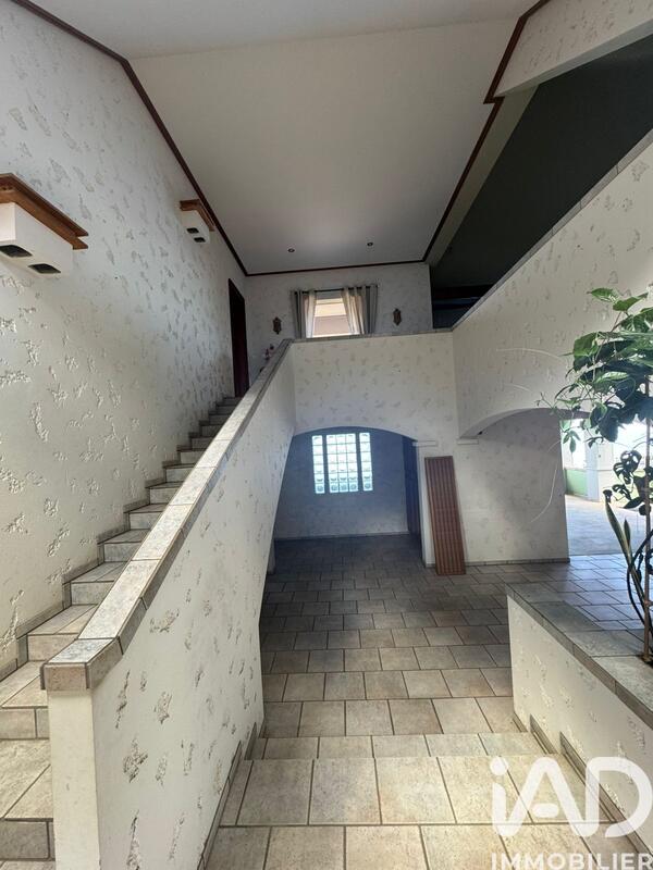 Maison - 246 m² - 6 pièces