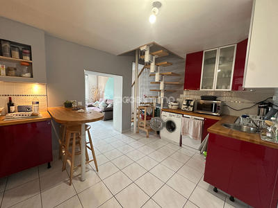 Maison - 95 m² - 4 pièces