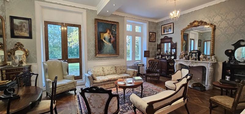 Château - 450 m² - 9 pièces