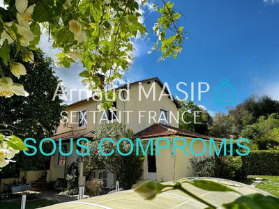 Maison - 180 m² - 7 pièces