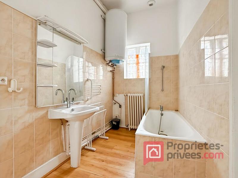 Immeuble - 215 m² - 10 pièces