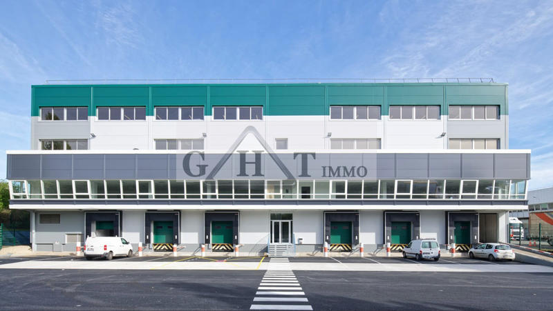 Entrepôt - 12 275 m²