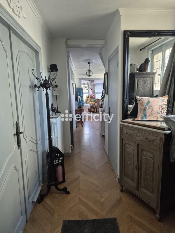 Maison - 180 m² - 6 pièces