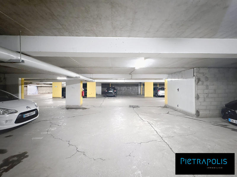 Parking / Garage - 19 m²