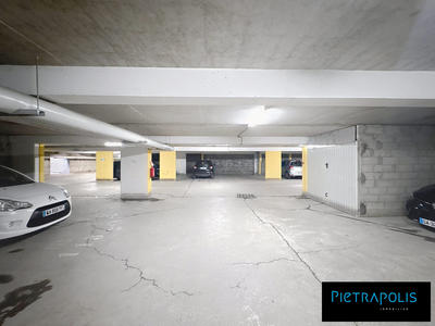 Parking / Garage - 19 m²