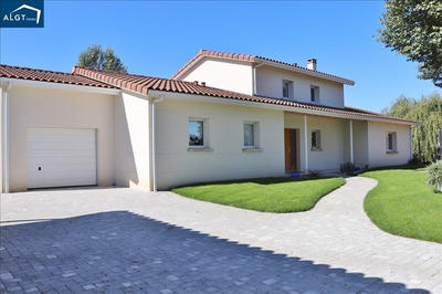 Villa - 203 m² - 6 pièces