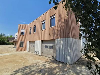 Entrepôt - 215 m² - 1 pièce