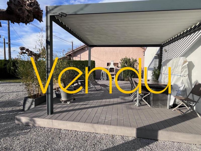 Propriété - 100 m² - 5 pièces