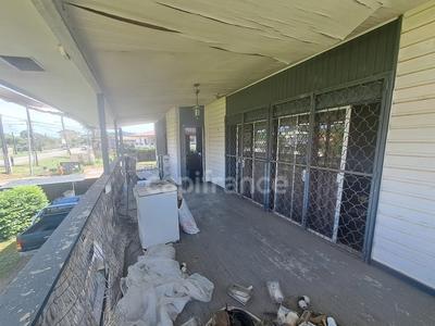 Maison - 338 m² - 8 pièces