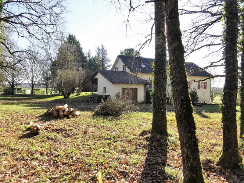 Maison - 233 m² - 12 pièces