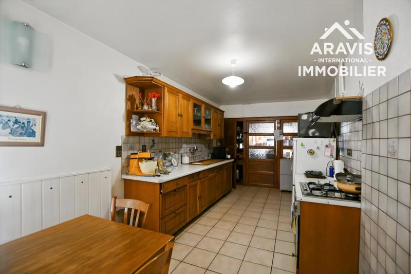 Maison - 132 m² - 9 pièces